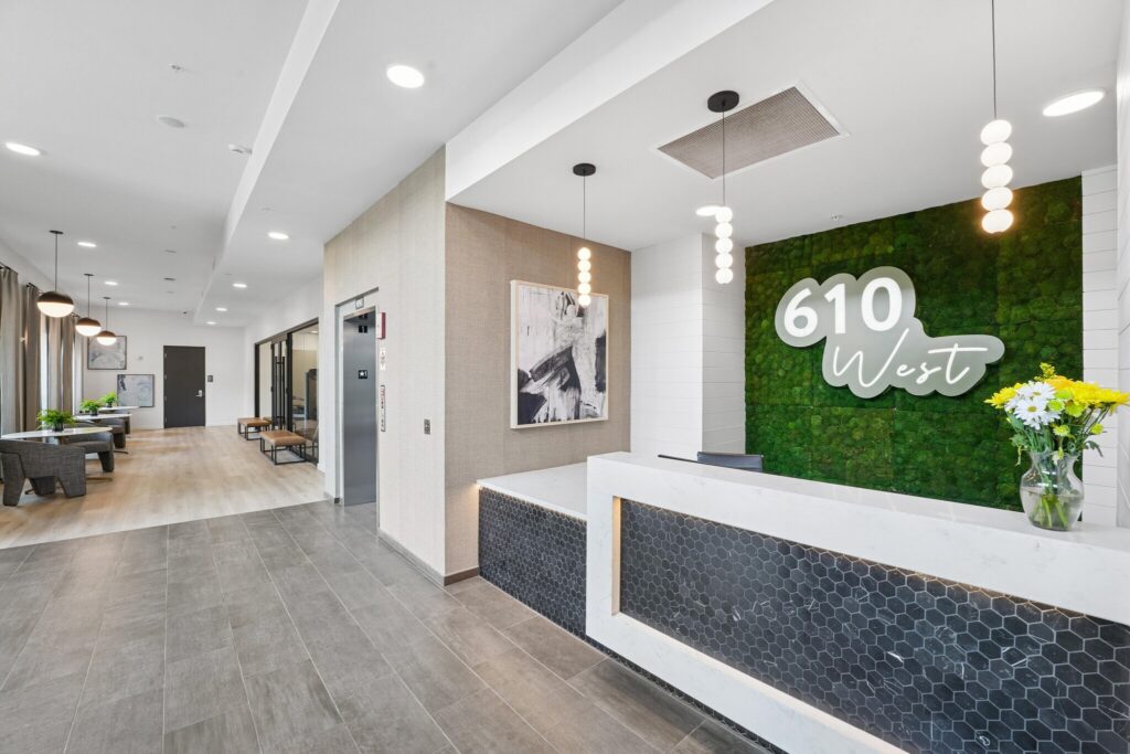 610-west-brooklyn-park-mn-lobby