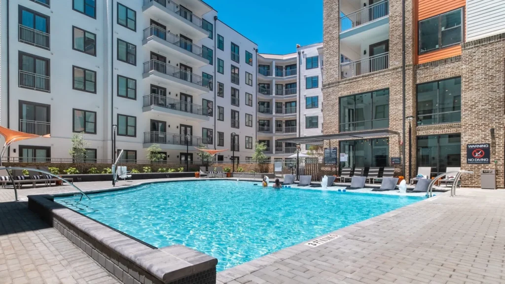 connect-decatur-decatur-ga-courtyard